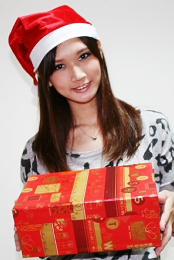 santa_profile_07chin.jpg