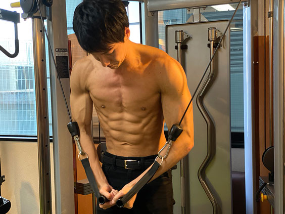 肌肉紳士團 ALLOUT AKIHITO